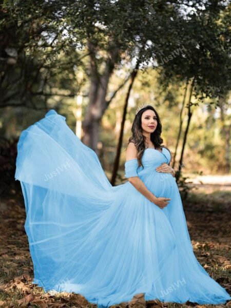 E25 · Vestido azul tubo de encaje transparente